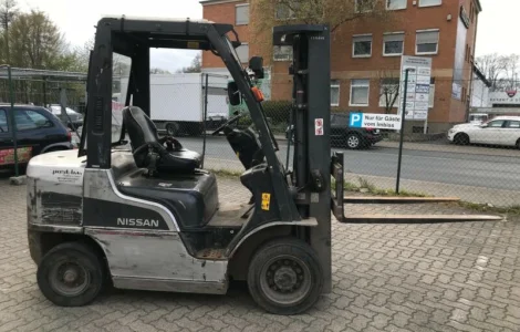 Вилочный погрузчик Nissan DY1F2A25