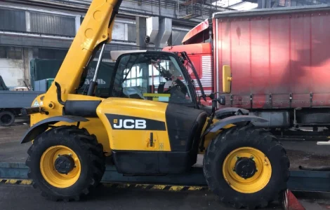 Телескопический погрузчик JCB 531-70. В наличии