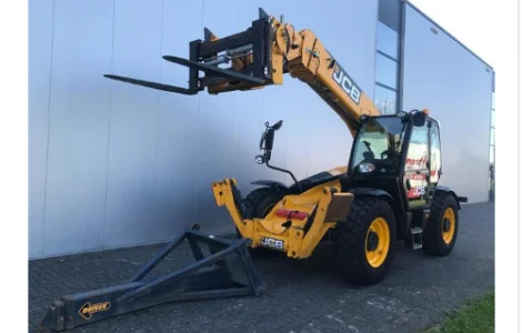 Телескопічний погрузчик JCB 540-140. Будівельна техніка