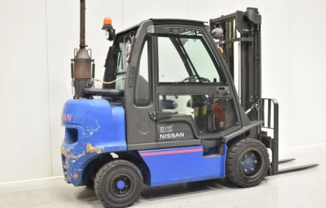 Вилочный погрузчик Nissan YG1D2A32Q