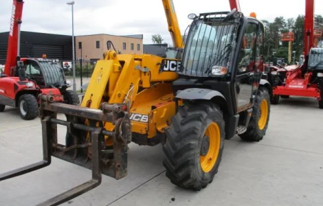 Телескопический погрузчик JCB 531-70. Погрузчик телескопический