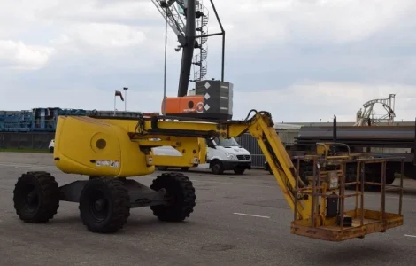 Коленчатый подъемник Haulotte HA16PXNT