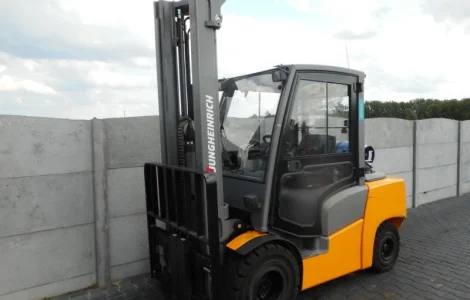 Газовый погрузчик Jungheinrich TFG435