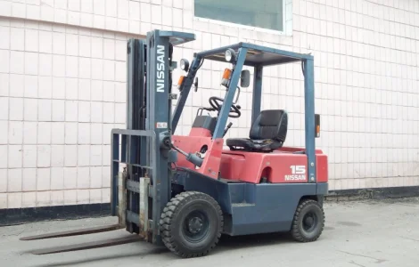 Вилочный погрузчик NISSAN J01A15U