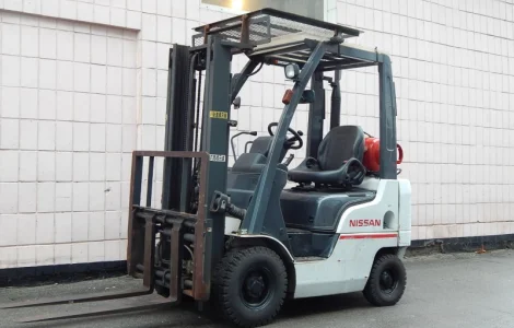 Автопогрузчик бу NISSAN P1F1A15D
