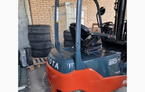 Вилковий електронавантажувач Toyota 8FBM20T 2016 року в наявності