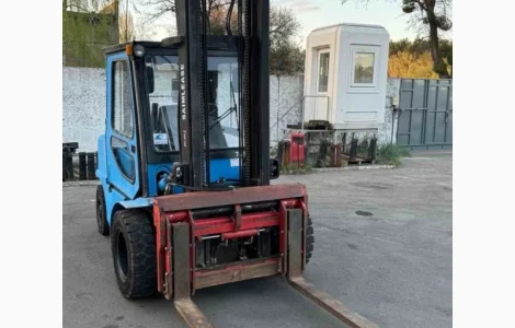 Дизельний погрузчик бу 4.5т. Hyundai 2009 року з кабіною в наявності