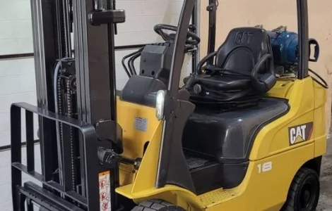 Навантажувач вилковий бу 1.8т Caterpillar вагоннік двигун Nissan K21 в наявності