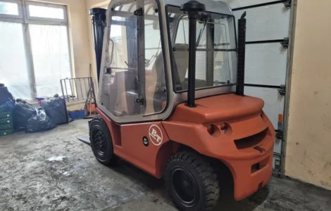 Дизельный погрузчик 5т. BT двигатель John Deere 3м. подъем