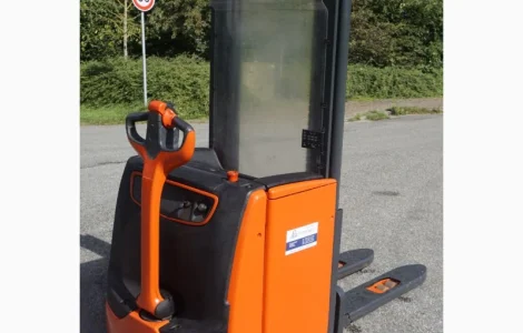 Самоходний штабелер Linde L16 2020 року
