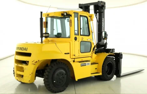 Дизельный погрузчик 8т. Hyundai 2014 года 7016 моточасов