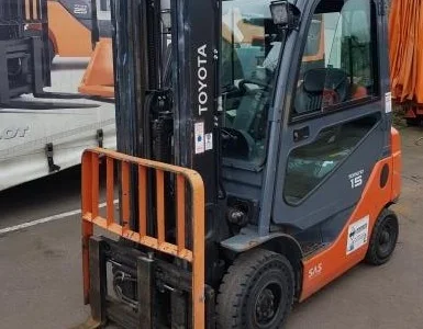 Навантажувач газовий вилковий бу 1.5т. Toyota 8FGF15 2017 року 5 метрів підйом