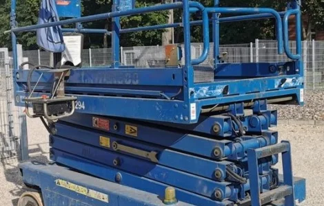 Ножичний підйомник Iteco IT 10122 2007 року 12 метрів робоча висота