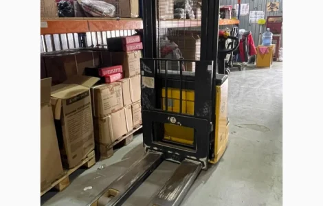 Электрический штабелер ОМ 1т. 3685мм подъем в наличии или сдам в аренду