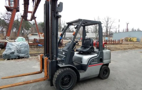 Вилочный погрузчик б/у NISSAN UJL02A28W