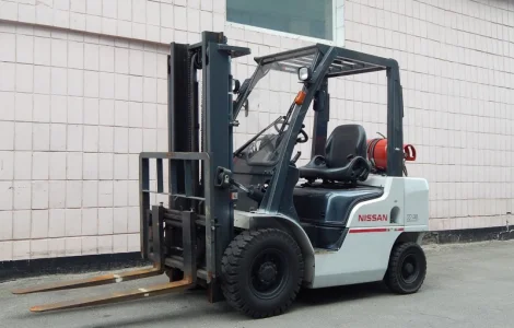 Вилочный погрузчик бу NISSAN U1F2A25D