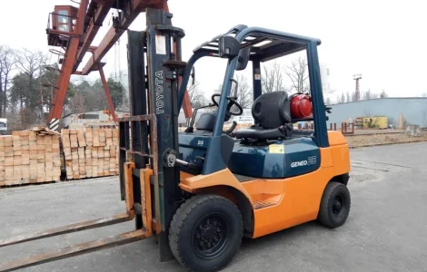 Вилочні погрузчики TOYOTA, KOMATSU, NISSAN зі складу в Києві