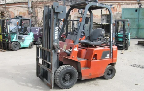 Газ - бензиновый автопогрузчик Nissan J01A15 на 1.5 тонны