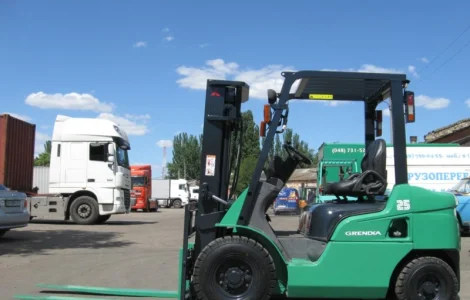 Дизельный погрузчик Mitsubishi KFD25T-F18C на 2.5 тонны