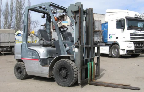 Дизельный вилочный погрузчик Nissan YL02A25 на 2.5 тонны