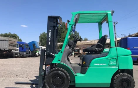 Автонавантажувач Mitsubishi FD20T-F18C с штангой контейнерного типа
