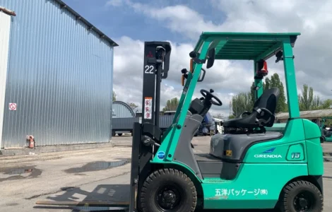 Вилочный автопогрузчик Mitsubishi на 1.5 тонны 2020 года, на пневмошинах