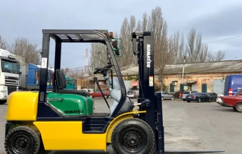 Вилочний бензиновий автопогрузчик Komatsu FG20LC-12 з наработкою всього 1811 мотогодин