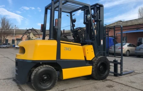 Вилочный японский автопогрузчик Sumitomo на 3 тонны с боковым смещением