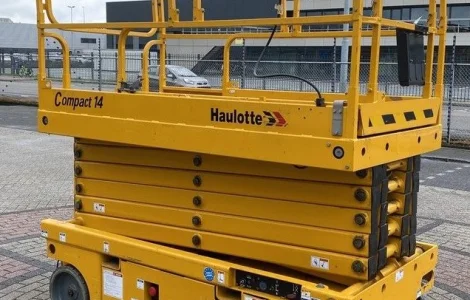 Ножичний підйомник Haulotte Compact 14 2016 року 340 мотогодин