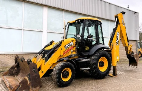 Экскаватор-погрузчик JCB 3CX
