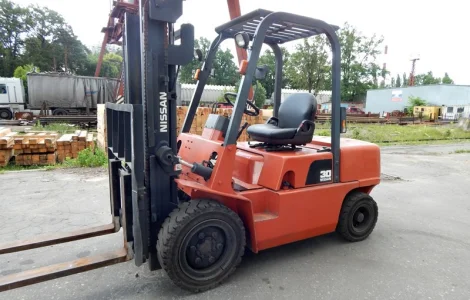 Вилочный погрузчик б/у NISSAN FGJ02M30