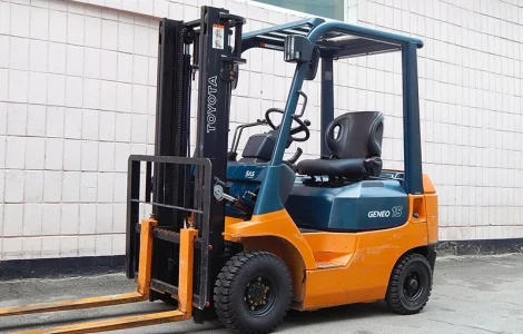 Вилочный погрузчик бу TOYOTA 7FG15