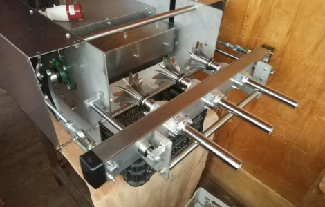 Настольная машина для резки яблок с удалением сердцевины. Яблокорезка