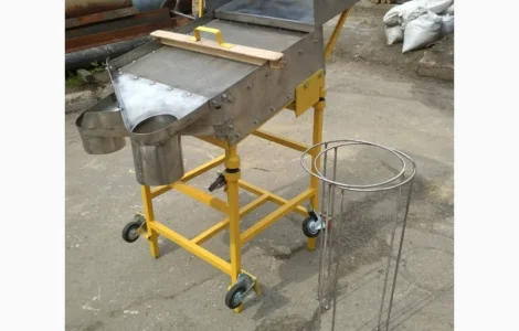 Вібросито (калібратор, просіювач) /Вибросито (калибратор, просеиватель, виброрешето)