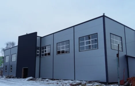 Комплектування та будівництво ангарів