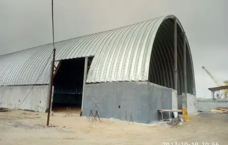 Бескаркасні ангари