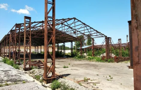 Ангар, ремонт зерносклада, реконструкция ангара. Замена кровли на складе