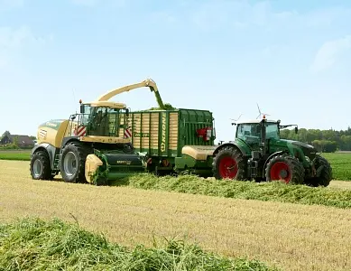 Послуги прес-підбирача Чернігів оренда комбайна силосозбирального косарка покіс трав сенаж