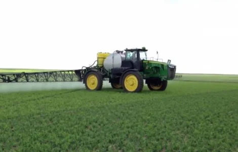 Услуги аренды самоходного опрыскивателя в Покровске