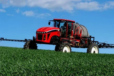 Услуги аренда самоходного опрыскивателя Киев десикация опрыскиватель крн прополка