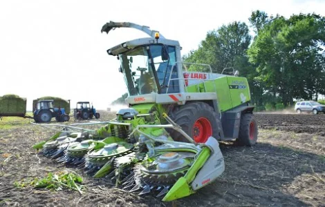 Сенаж Житомир услуги пресс-подборщика аренда силосоуборочного комбайна косилка покос травы