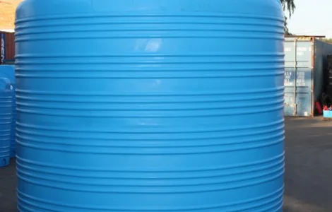 Пластиковая емкость