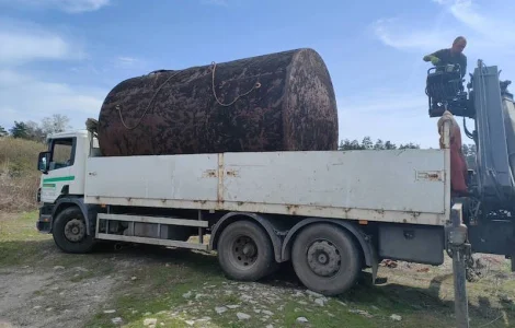 Купуємо металеві ємності б/в