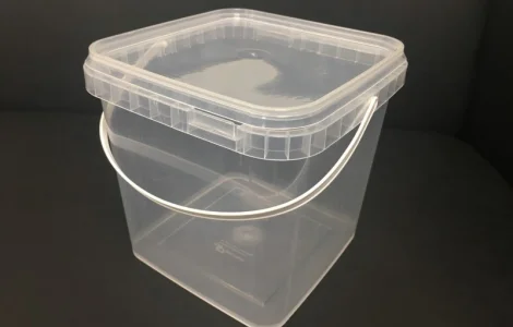 Квадратный пищевой контейнер с крышкой