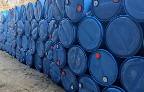 Бочки пластикові очіщені на 2 пробки