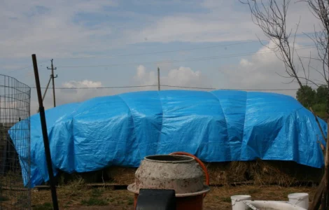 Тенты водостойкие с алюминиевыми люверсами (кольцами) для крепления. Большой выбор