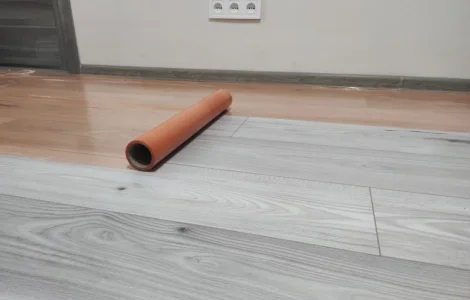 Плівка захисна самоклеюча для захисту поверхонь при ремонті РУЛОН