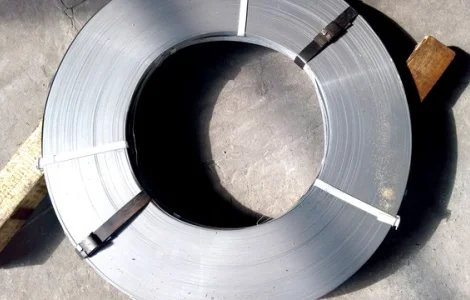 Лента стальная упаковочная рулон