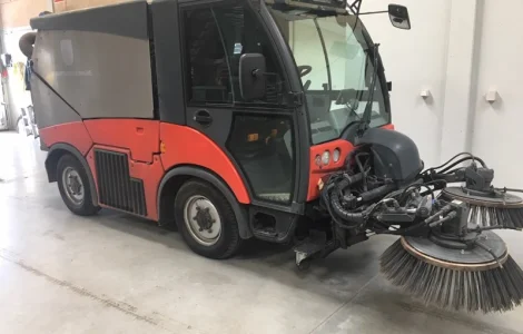 Комунальна машина Hako Citymaster 2000