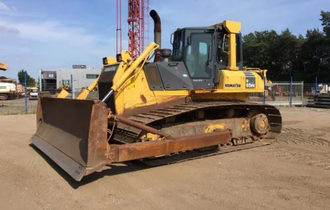 Бульдозер Komatsu D65PX-15E0. Бульдозер б/у